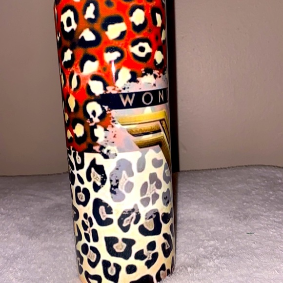 NWT Wonderwoman Leopard print red& tan/cream color w/Gold WonderWoman logo - Picture 6 of 6